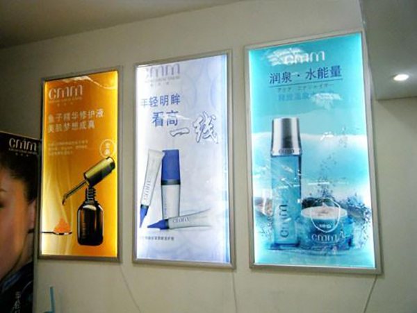 燈箱布與寫真布、噴繪布怎么區(qū)分？